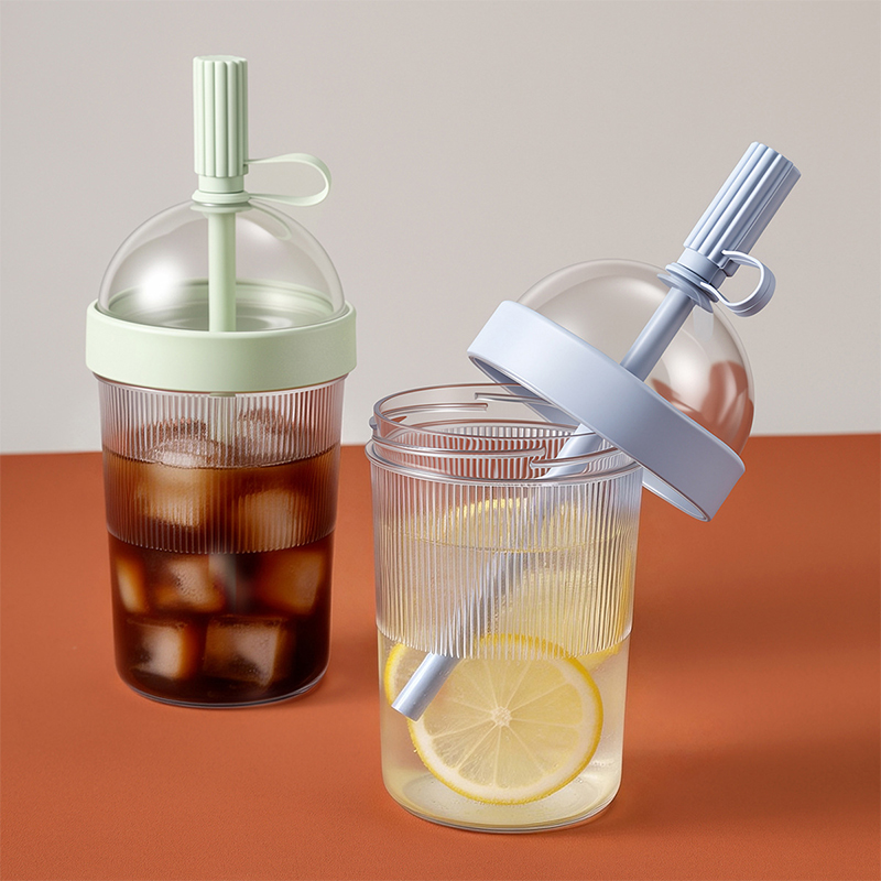أكواب قهوة مع أغطية قابلة لإعا - مراجعة Training Cup Straw وسعره